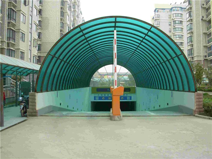 江西雨棚,钢结构通过冷弯成型的弯圆设备弯制