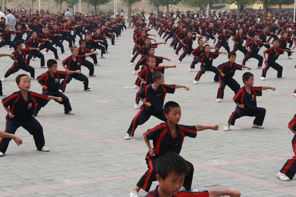 河南少林寺學校一個暑假多少學費少林寺嵩山少林武術學校