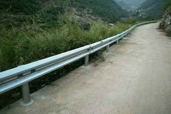 波形护栏_波形护栏优点_嘉善交通 优质商家