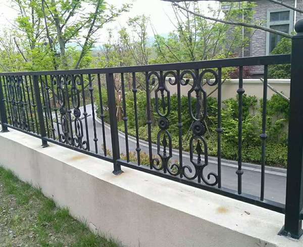 室内铁艺栏杆-合肥留雅(在线咨询)-铜陵铁艺栏杆