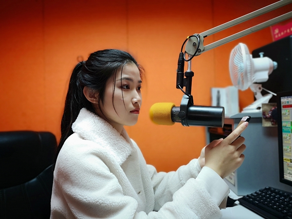 艺考播音培训-说艺不二(在线咨询)-句容艺考播音