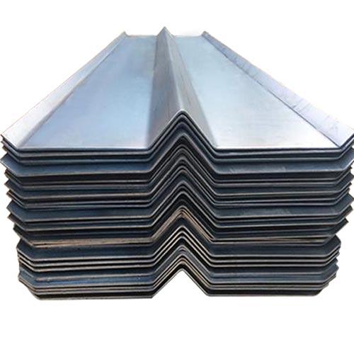 止水钢板的定位 钢板橡胶止水带应放置在内外墙中间,两端弯折处应朝向